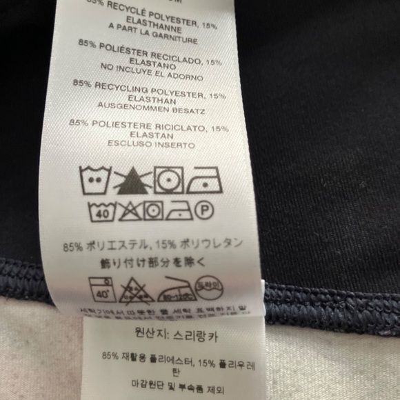 Patagonia yoga 2-Piece set Tshirt + Crops - Picture 4 of 12